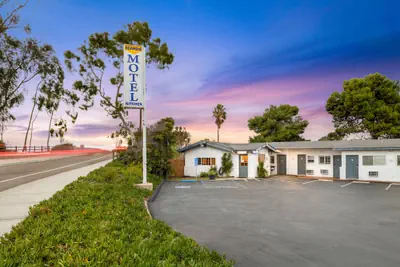 Photo 2 - Scandia Motel