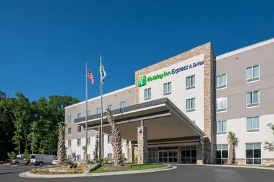 Photo 2 - Holiday Inn Express & Suites Charlotte Airport by IHG