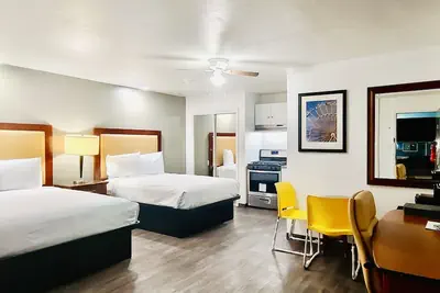 Photo 5 - Oceanside Inn & Suites, a Days Inn by Wyndham