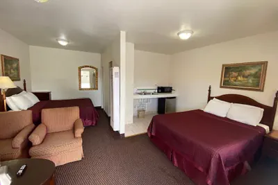 Photo 5 - Economy Inn