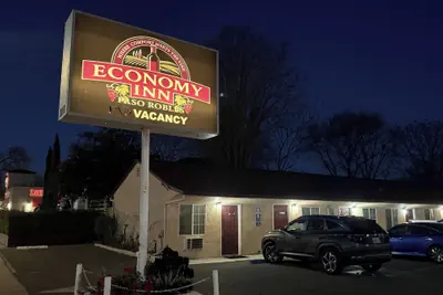 Photo 2 - Economy Inn