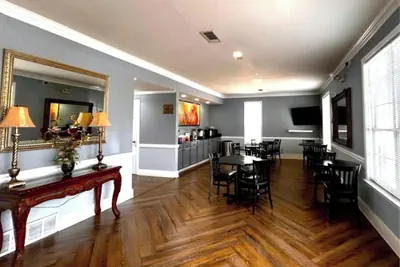 Photo 3 - Plantation Oaks Suites & Inn Millington