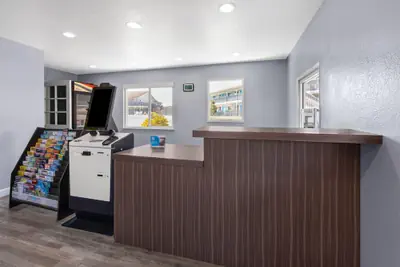 Photo 3 - Days Inn by Wyndham Arroyo Grande/Pismo Beach
