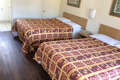 Photo 3 - American Inn Ontario