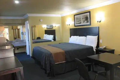 Photo 5 - El Rancho Inn Hawthorne
