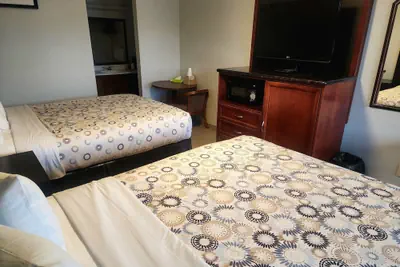 Photo 2 - Pacific Inn