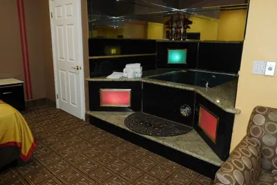 Photo 4 - Diamond Inn