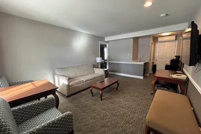Photo 2 - Golden Gables Inn Dazzler Select by Wyndham