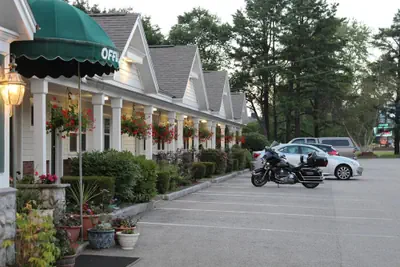 Photo 2 - Golden Gables Inn Dazzler Select by Wyndham