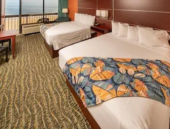 Photo 4 - Breakers Resort Inn