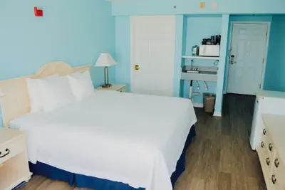 Photo 5 - Drifting Sands Oceanfront Hotel