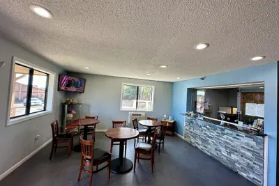 Photo 2 - American Inn
