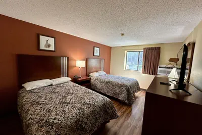 Photo 4 - American Inn