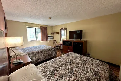 Photo 5 - American Inn
