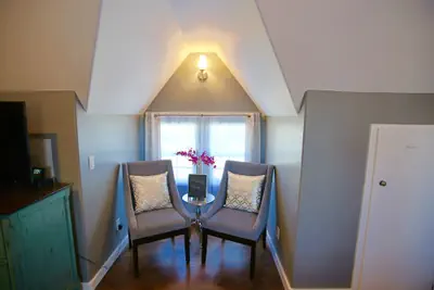 Photo 5 - New Haven Inn