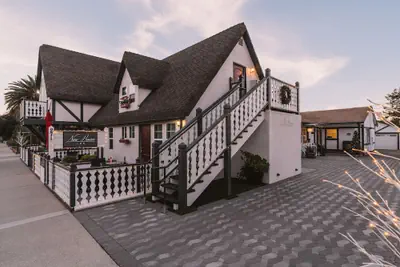 Photo 2 - New Haven Inn