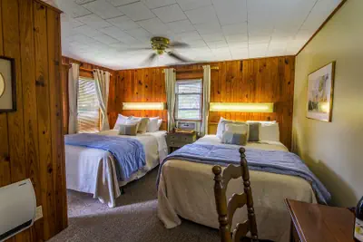Photo 3 - Mountainaire Inn and Log Cabins