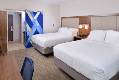 Photo 4 - Holiday Inn Express & Suites Madison by IHG