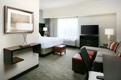 Photo 3 - Staybridge Suites Des Moines Downtown by IHG