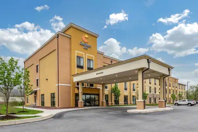 Photo 2 - Comfort Inn PA Turnpike - 1-81