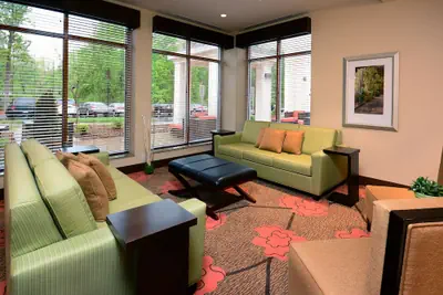 Photo 5 - Hilton Garden Inn Greensboro Airport