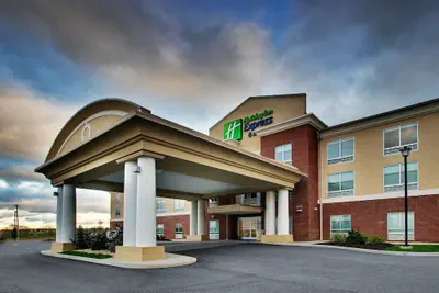 Photo 2 - Holiday Inn Express & Suites Lancaster East - Strasburg by IHG