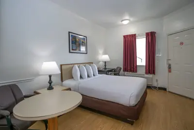 Photo 4 - Contempra Inn
