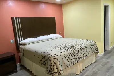 Photo 5 - Budget Inn