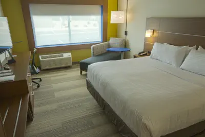 Photo 4 - Holiday Inn Express & Suites Boise Airport by IHG