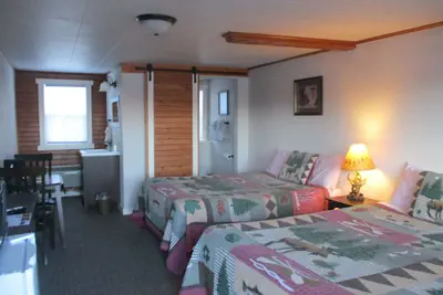 Photo 3 - El Rancho Motel