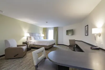 Photo 4 - Candlewood Suites Mishawaka North by IHG