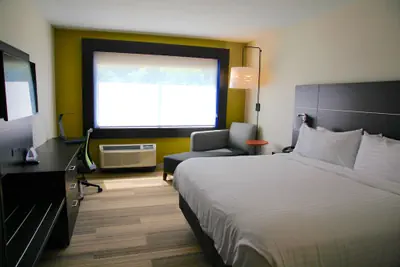 Photo 3 - Holiday Inn Express & Suites Oswego by IHG