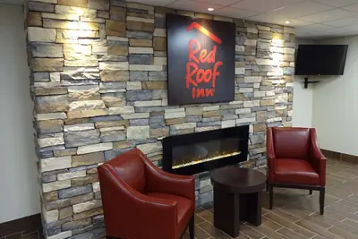 Photo 3 - Red Roof Inn Indianapolis - Castleton