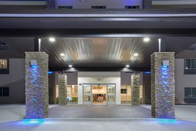 Photo 2 - Holiday Inn Express and Suites Lincoln I - 80 by IHG