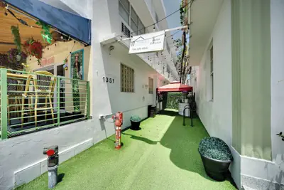 Photo 3 - Rock Apartments by Lowkl