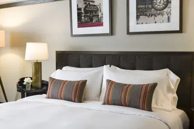 Photo 3 - Kimpton Journeyman Hotel by IHG
