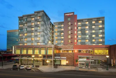 Photo 2 - Courtyard by Marriott Seattle Everett Downtown