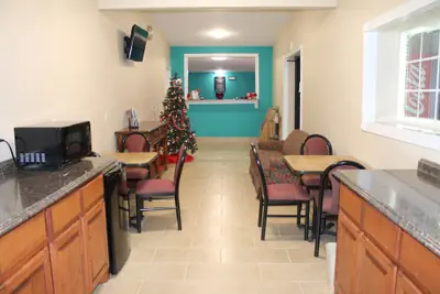 Photo 2 - American Inn & Suites