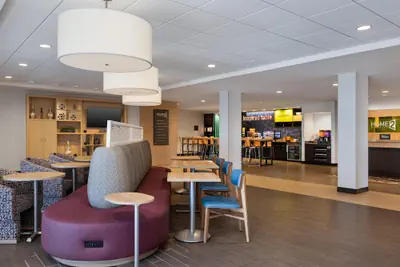 Photo 3 - Home2 Suites by Hilton Milwaukee Brookfield