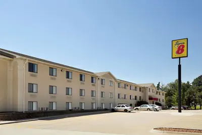 Photo 2 - Super 8 by Wyndham Lincoln North