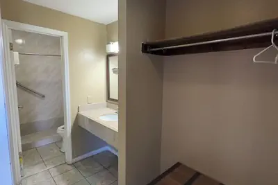 Photo 2 - Economy Inn