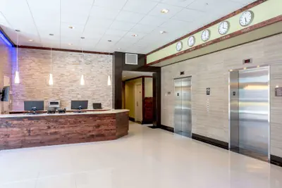 Photo 2 - LIC Hotel