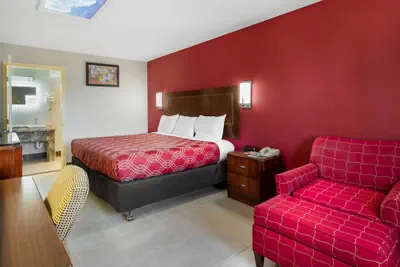 Photo 2 - Econo Lodge Athens I-75