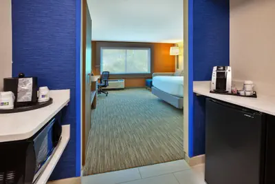 Photo 5 - Holiday Inn Express & Suites New Castle by IHG
