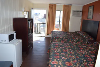 Photo 3 - Dry Dock Motel