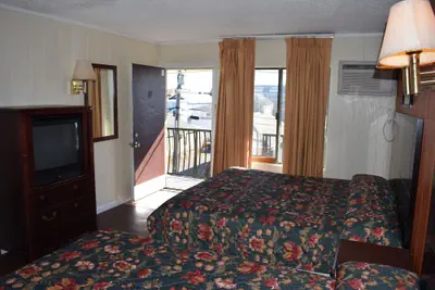 Photo 5 - Dry Dock Motel