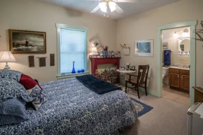 Photo 4 - Stone Haus Bed & Breakfast
