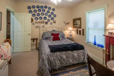 Photo 3 - Stone Haus Bed & Breakfast