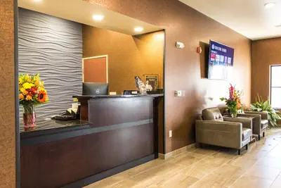 Photo 4 - Cobblestone Hotel & Suites – Chippewa Falls