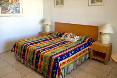 Photo 3 - Economy Suites